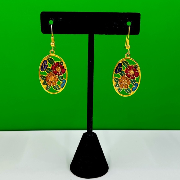 Jewelry - Gorgeous Vintage Y2K Era Floral Cut Out Gold Dangle Earring